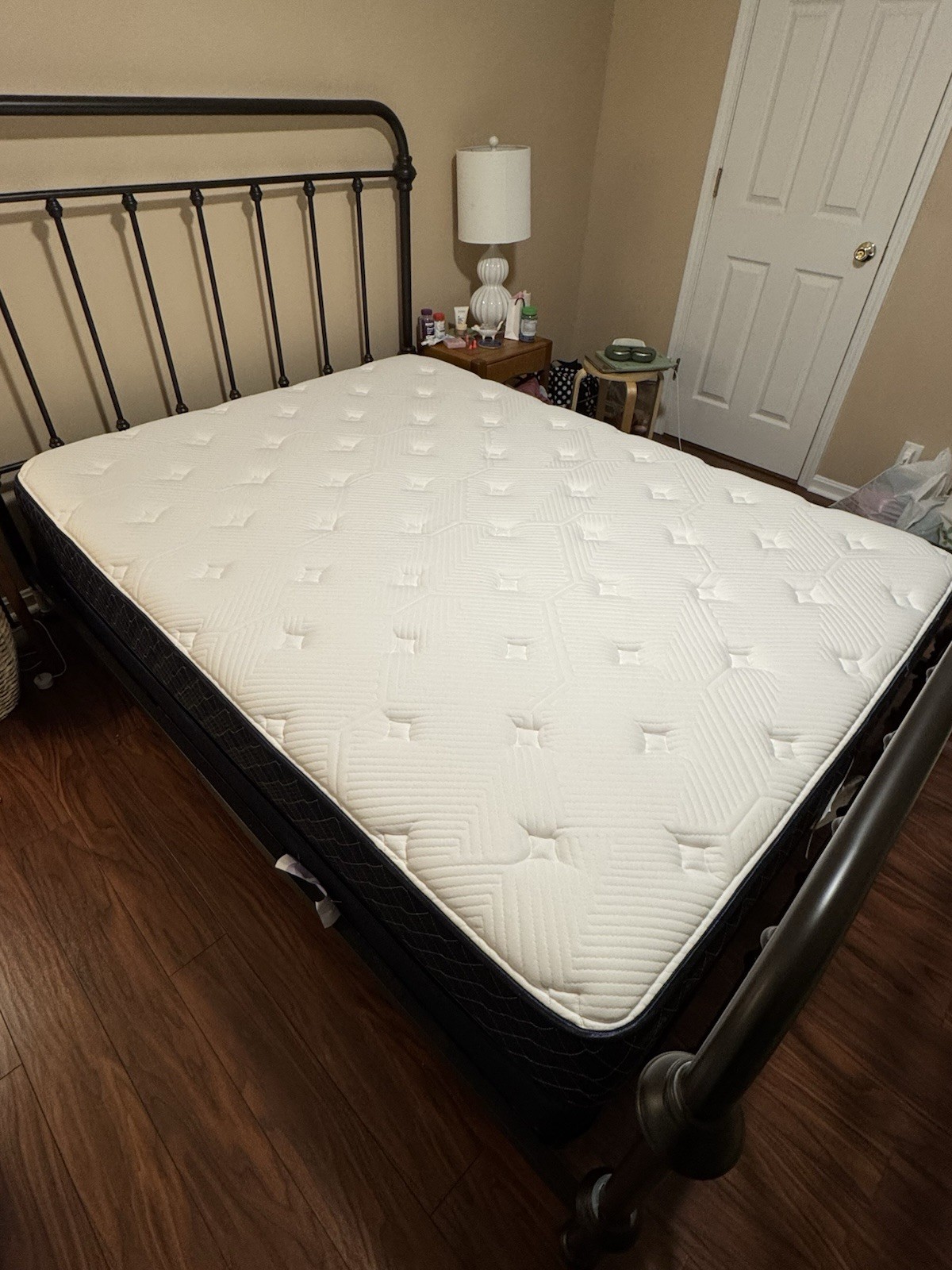 Queen Innerspring Mattress Medium Firm and box spring