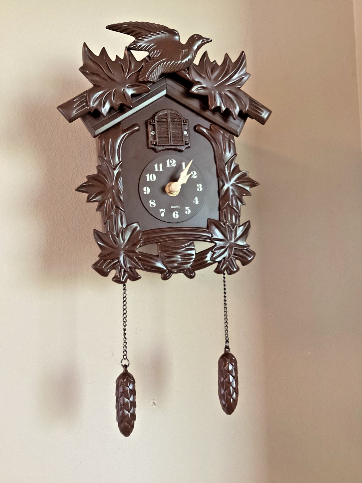 Chiming Classic Brown plastic Cuckoo Wall Clock Hanging Bird Clock Home Decor