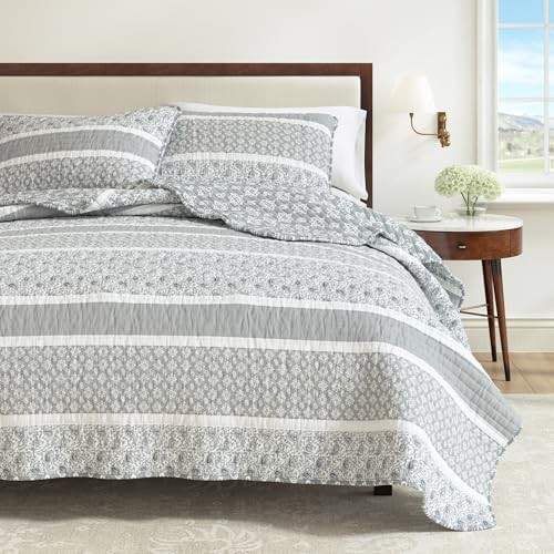 Striped Quilt Set – 3-Piece Full/Queen Size Paisley Bedding – Grey