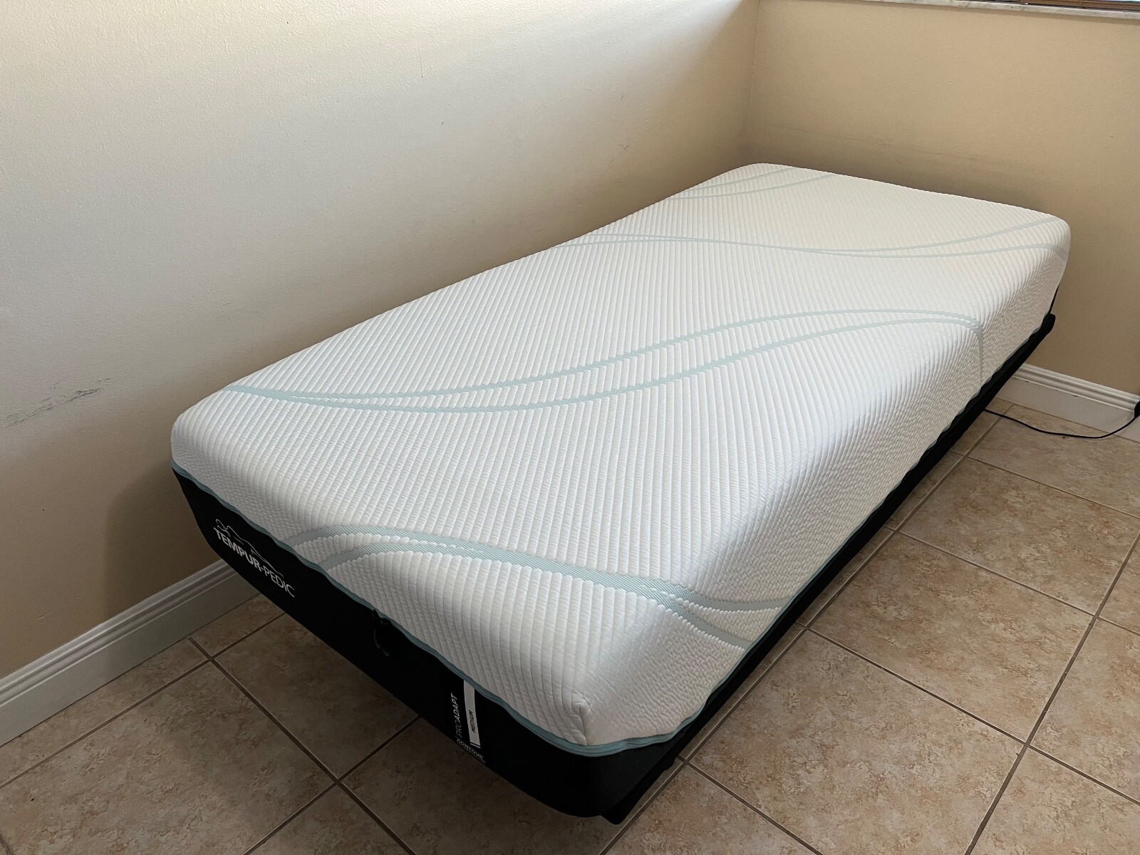 Tempur-Pedic ProAdapt 12″ Medium Mattress Twin XL with Electric Adjustable Base