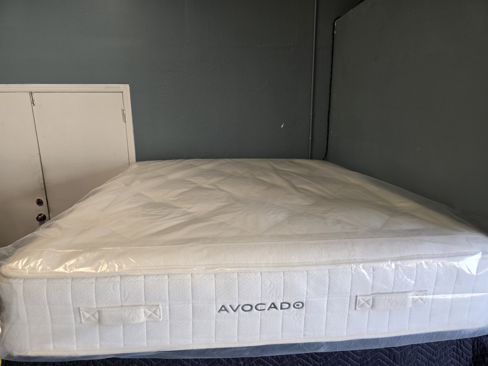 Avocado Luxury Organic Standard Medium No Pillow Top CAL-KING SIZE