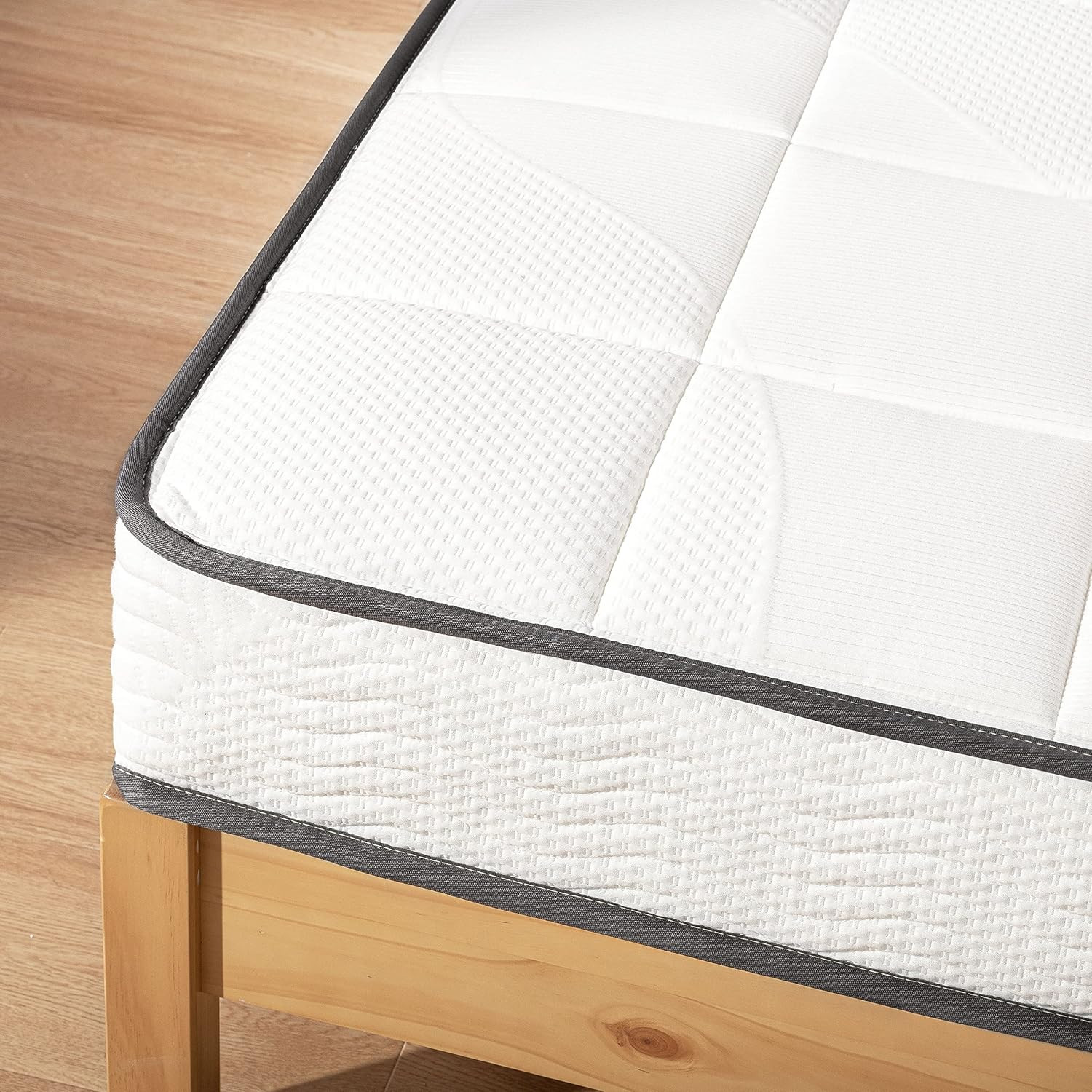 8 Inch Classic Bonnell Spring Mattress, Comfort Foam Top with Innerspring Base,