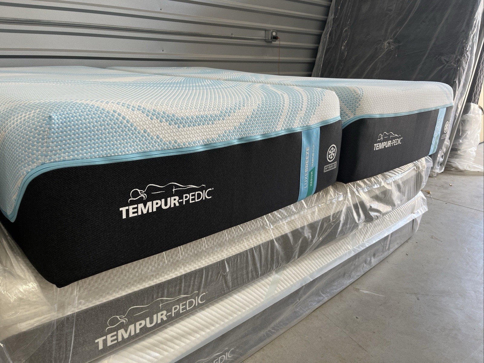 TempurPedic LuxeBreeze 2.0 Medium Hybrid Split King Mattress + ProSmart Base
