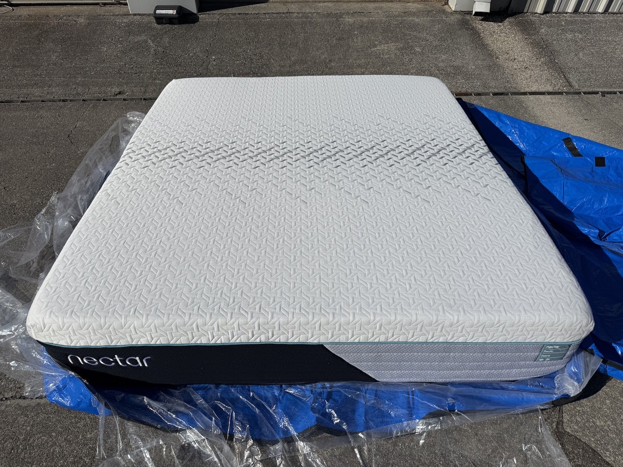 Nectar Premier Hybrid Mattress KING / Delivery Avail
