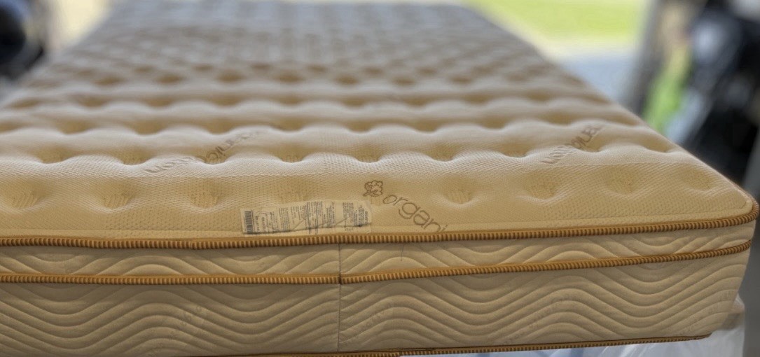 Saatva Classic Innerspring QUEEN Plush Mattress