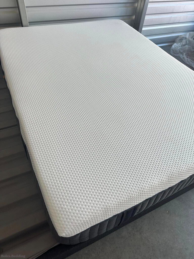 Emma Hybrid Comfort – Queen Mattress – [Retail: $1,319.00]