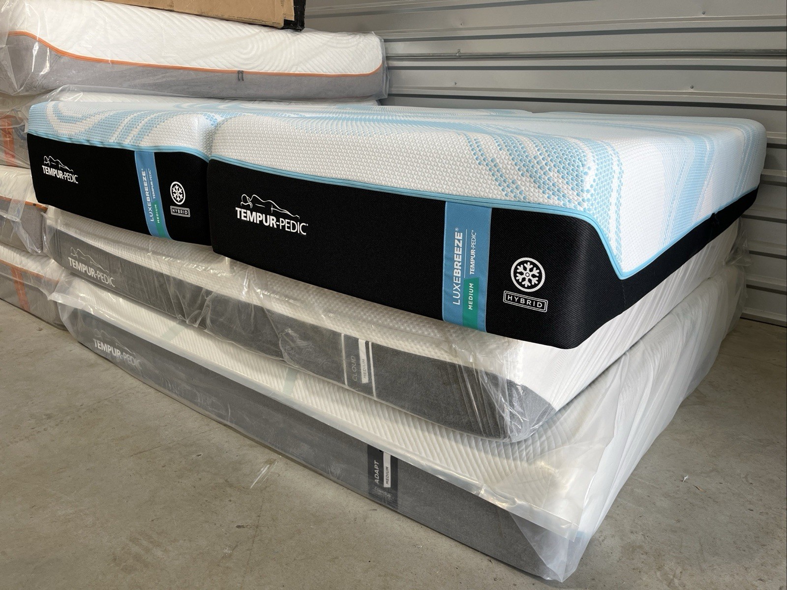 TempurPedic LuxeBreeze 2.0 Medium Hybrid Split King Mattress + ProSmart Base