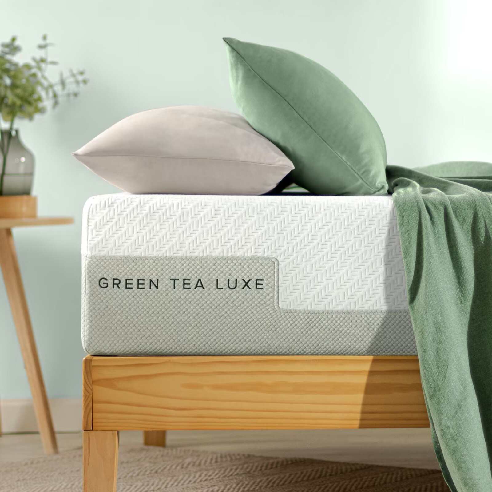 Green Tea Luxe Memory Foam Mattress Breathable 12in, Brand New – MSRP $899