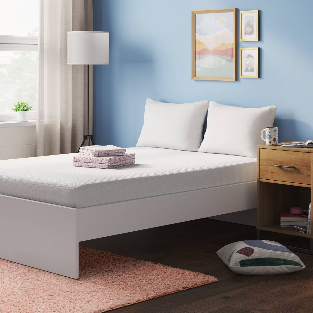 6″ Gel Memory Foam Mattress with Antimicrobial Fabric Cover – Queen –