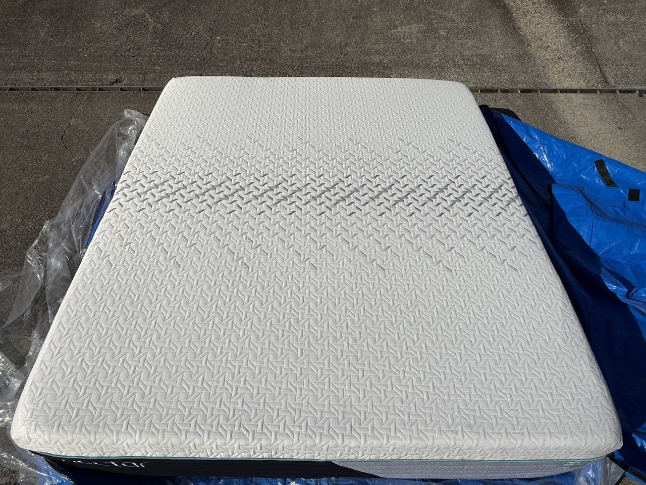 Nectar Premier Hybrid Mattress KING / Delivery Avail