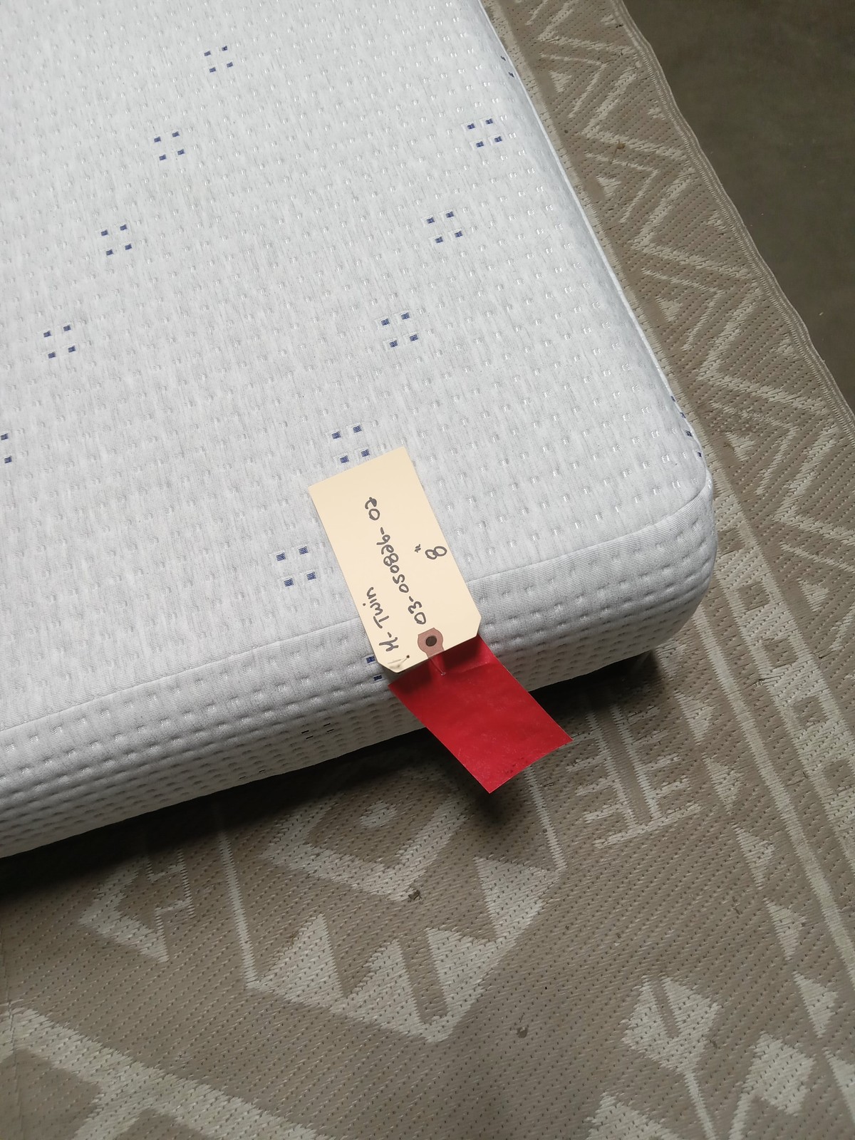 Sleepy’s | Basic Memory Foam Firm | 8″ Twin Mattress