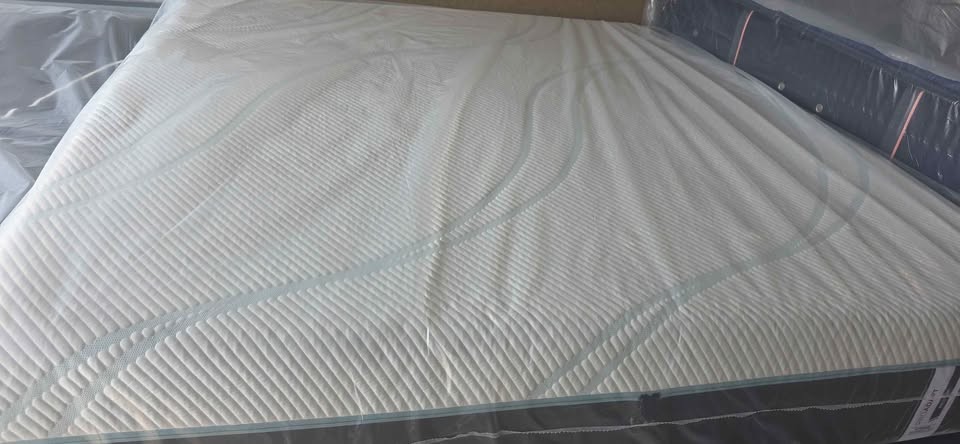 🛏️ Tempur-Pedic ProAdapt Medium Hybrid 1.0 King Mattress