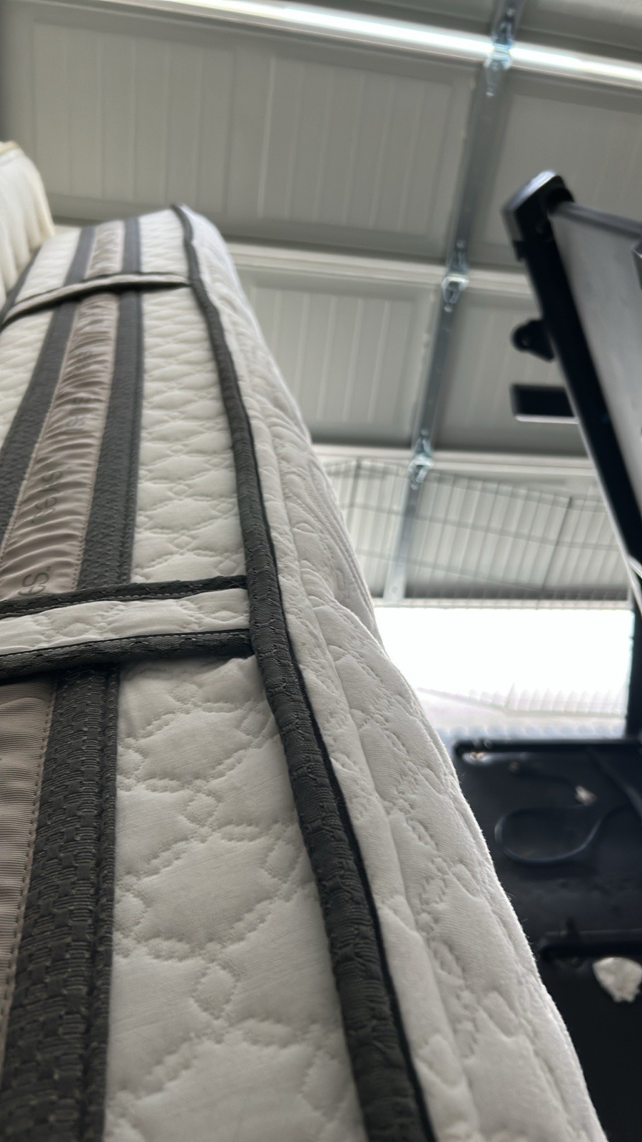 Serta iSeries Mattress White Gray Abstract Print Rectangle Bedroom