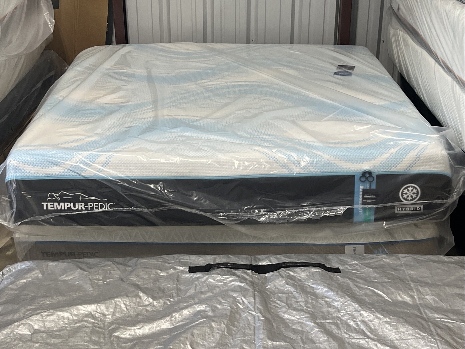 NEW Tempurpedic LuxeBreeze Hybrid 2.0 Medium Queen Size Mattress (Free Shipping)