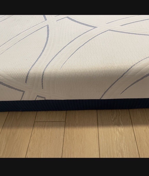 Nectar Queen Memory Foam Mattress Medium Firm Abstract Print White Blue Used