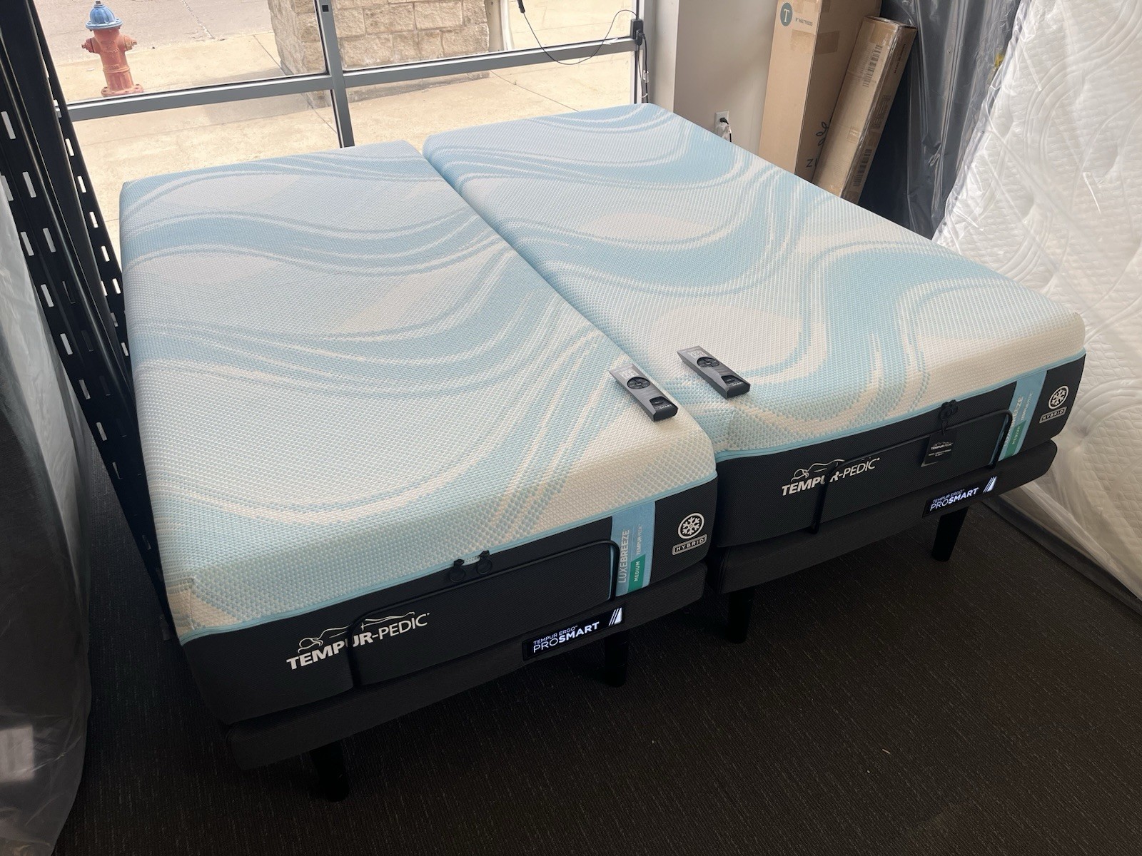 TempurPedic LuxeBreeze 2.0 Medium Hybrid Split King Mattress + ProSmart Base