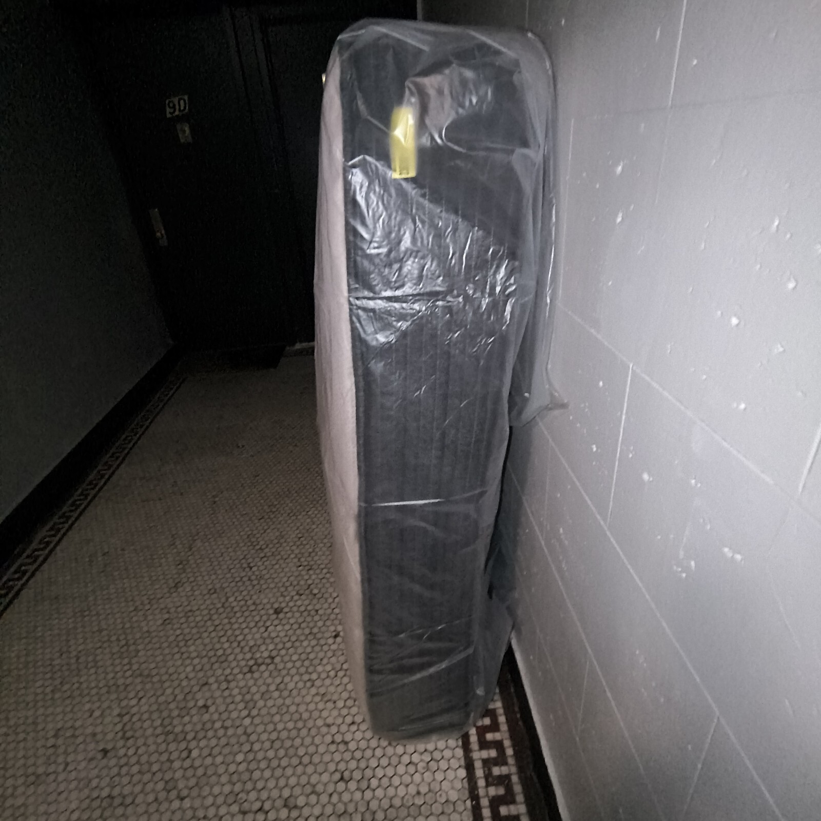 Sealy 12 inch Firm Mattress Queen Prime, have a 10 year warranty,