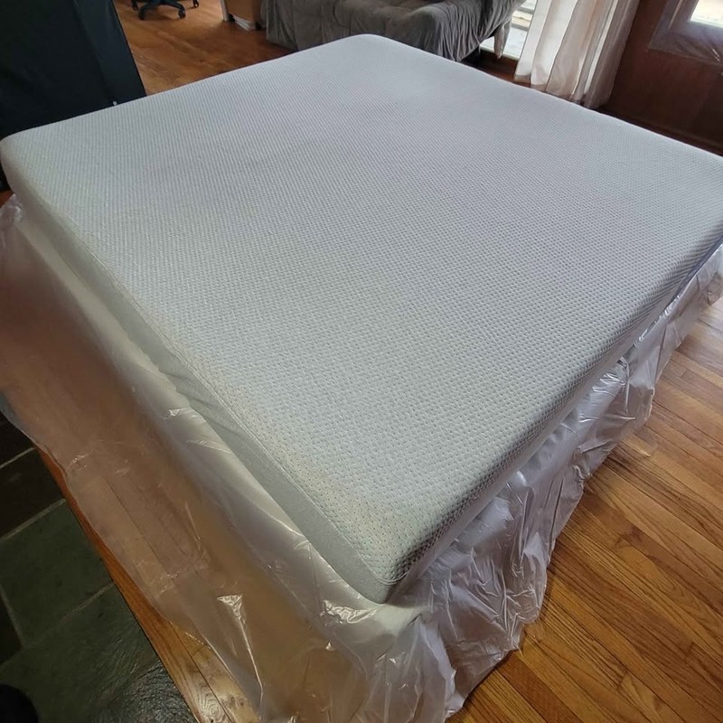 Casper Cloud One Mattress KING / FREE Delivery