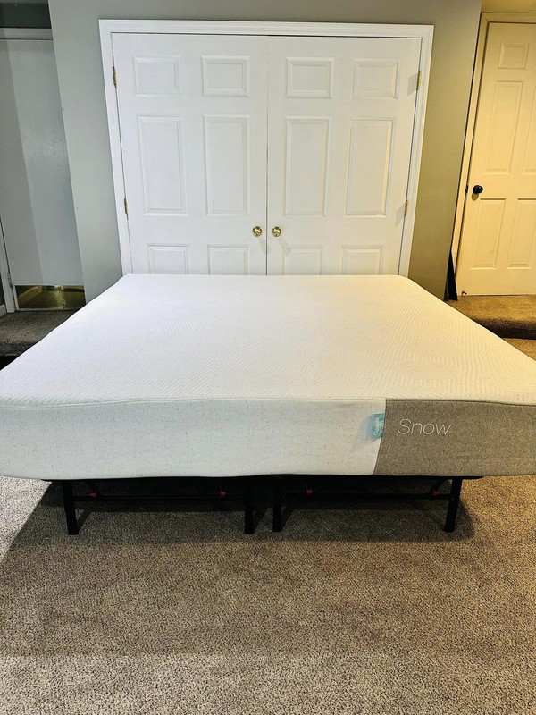 Casper Snow Mattress (King) / FREE Delivery