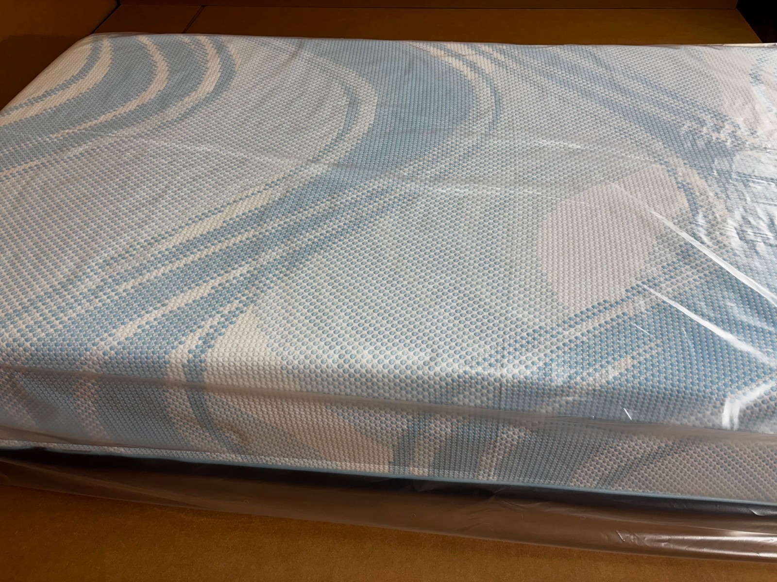 Tempurpedic Luxe Breeze Firm 2.0 Twin XL Mattress 2025 LuxeBreeze MSRP $5199 NEW
