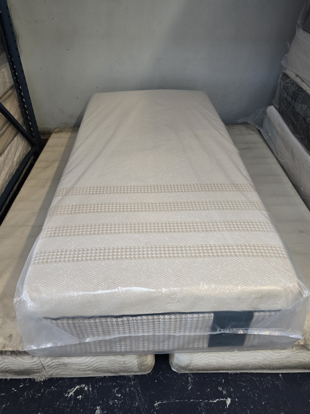 Leesa Reserve Hybrid Mattress