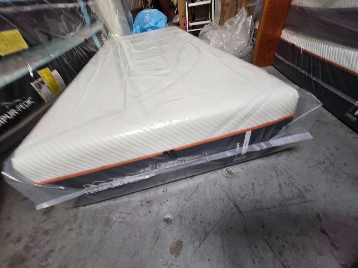 TempurPedic PRO ADAPT FIRM TWIN XL MATTRESS NEW CLEARANCE FAST SHIPPING