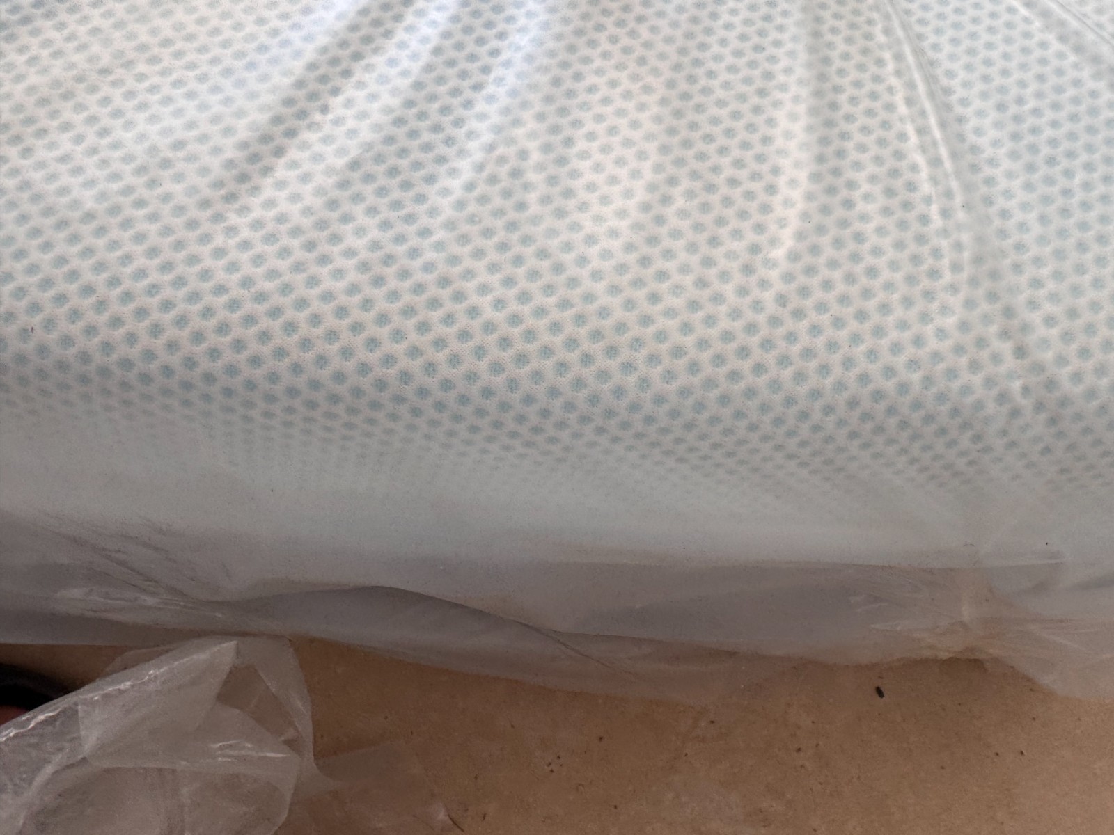 Tempur-pedic mattress Pro breeze Hybrid Pure Cool Twin XL 84” ex-display.