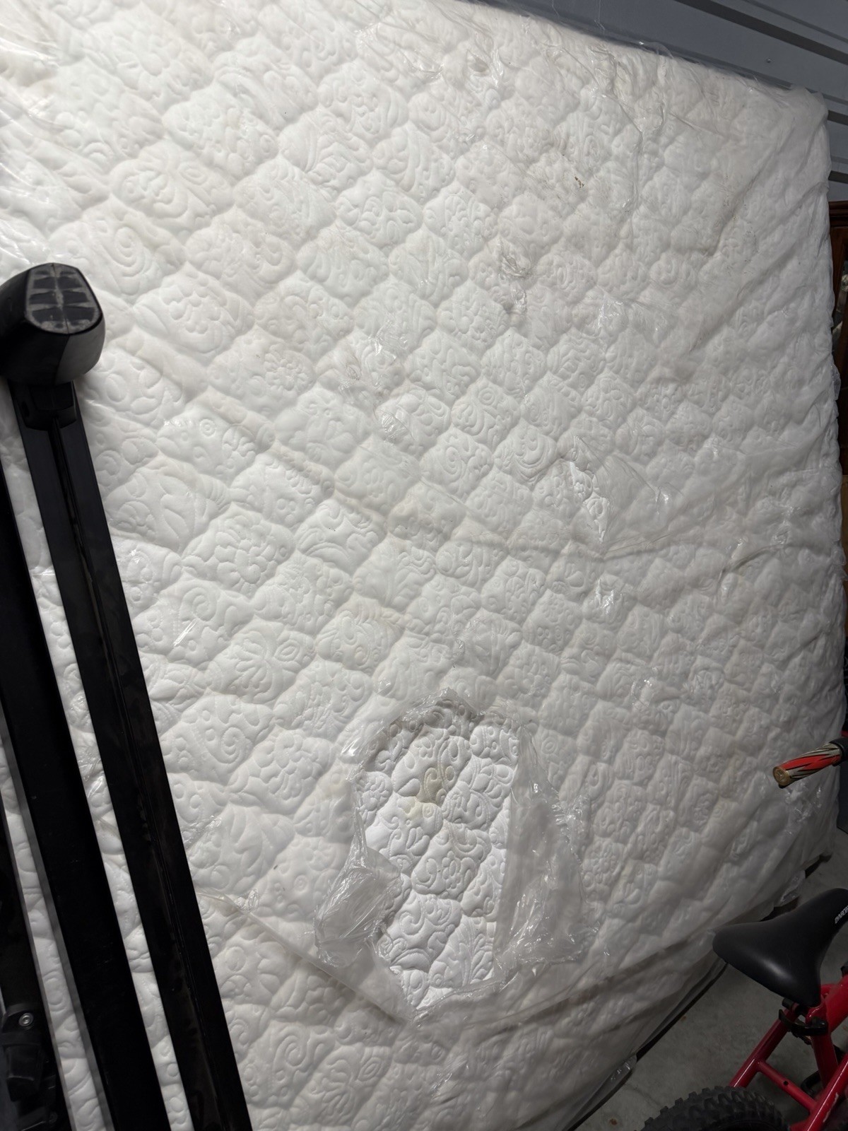 King Size White Diamond Pattern Mattress for Bedroom, Rectangle, Adults