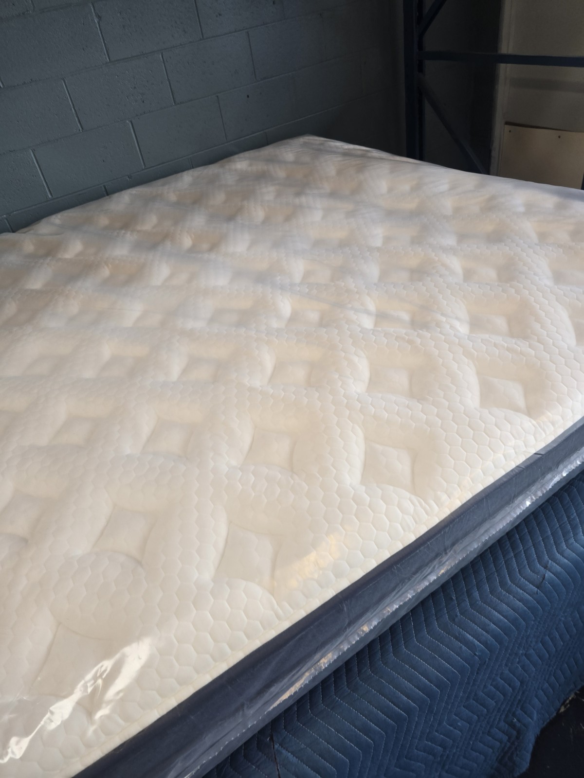 Brooklyn Aurora Medium With Cloud Cooling Pillow Top