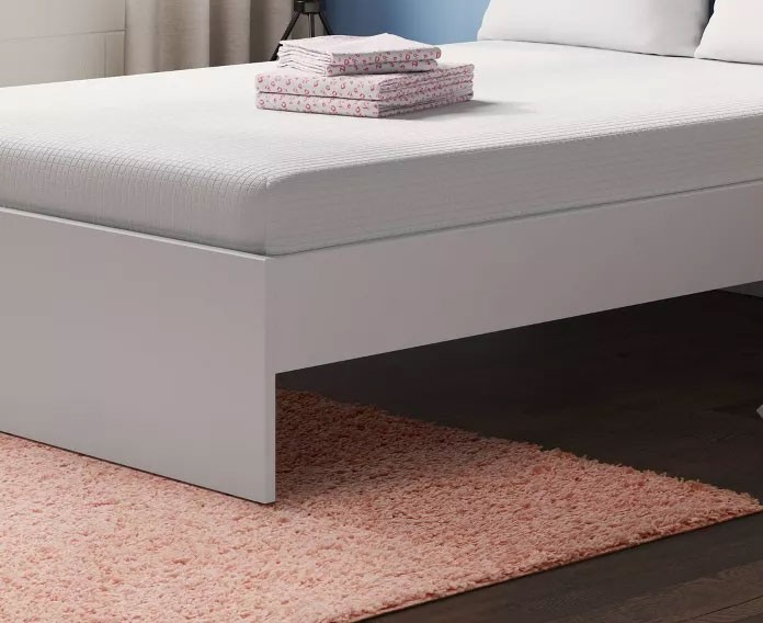 6″ Gel Memory Foam Mattress with Antimicrobial Fabric Cover – Queen –
