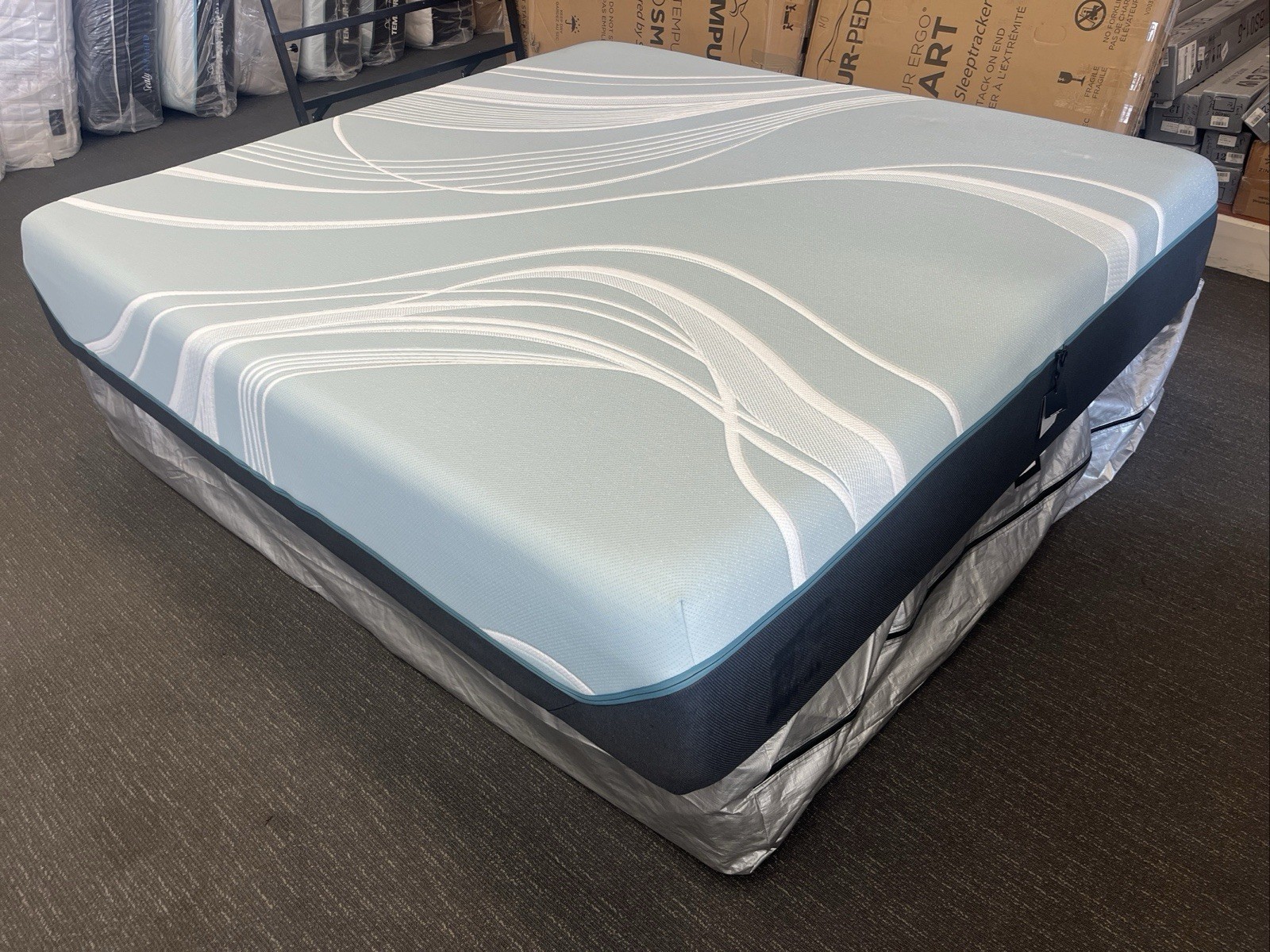 TempurPedic LuxeAdapt 2.0 Medium Hybrid King Mattress $4999 (Free Shipping)