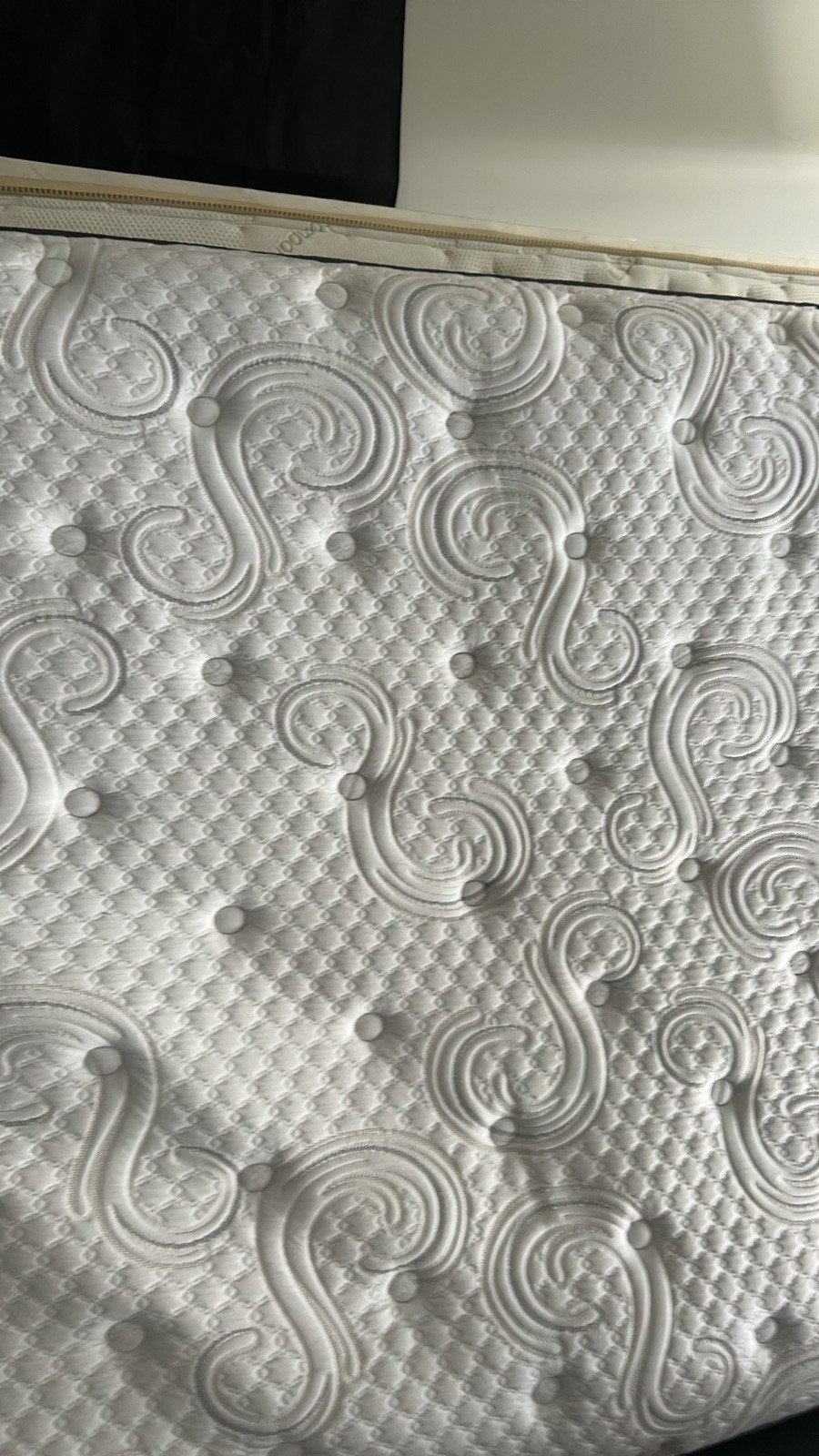 Serta iSeries Mattress White Gray Abstract Print Rectangle Bedroom