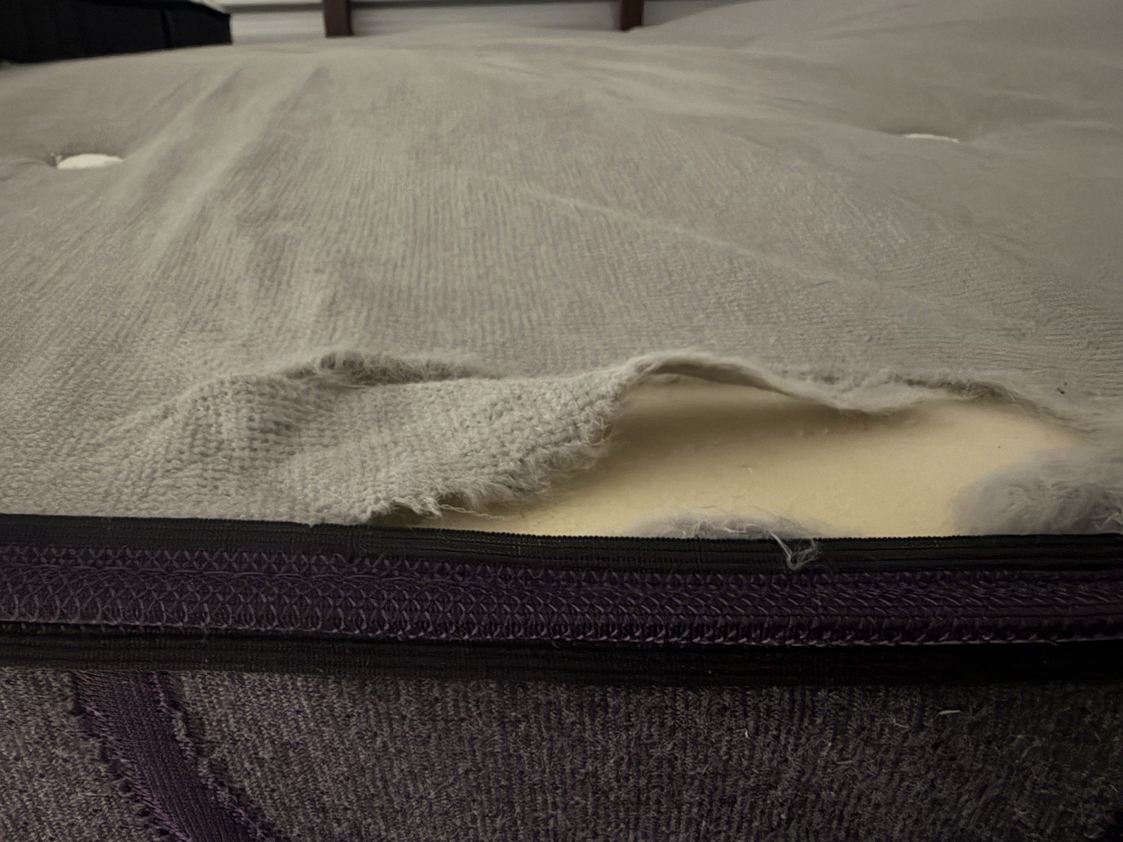 Big Fig Classic King Size Mattress W/ THERMOGEL New Damage Freight