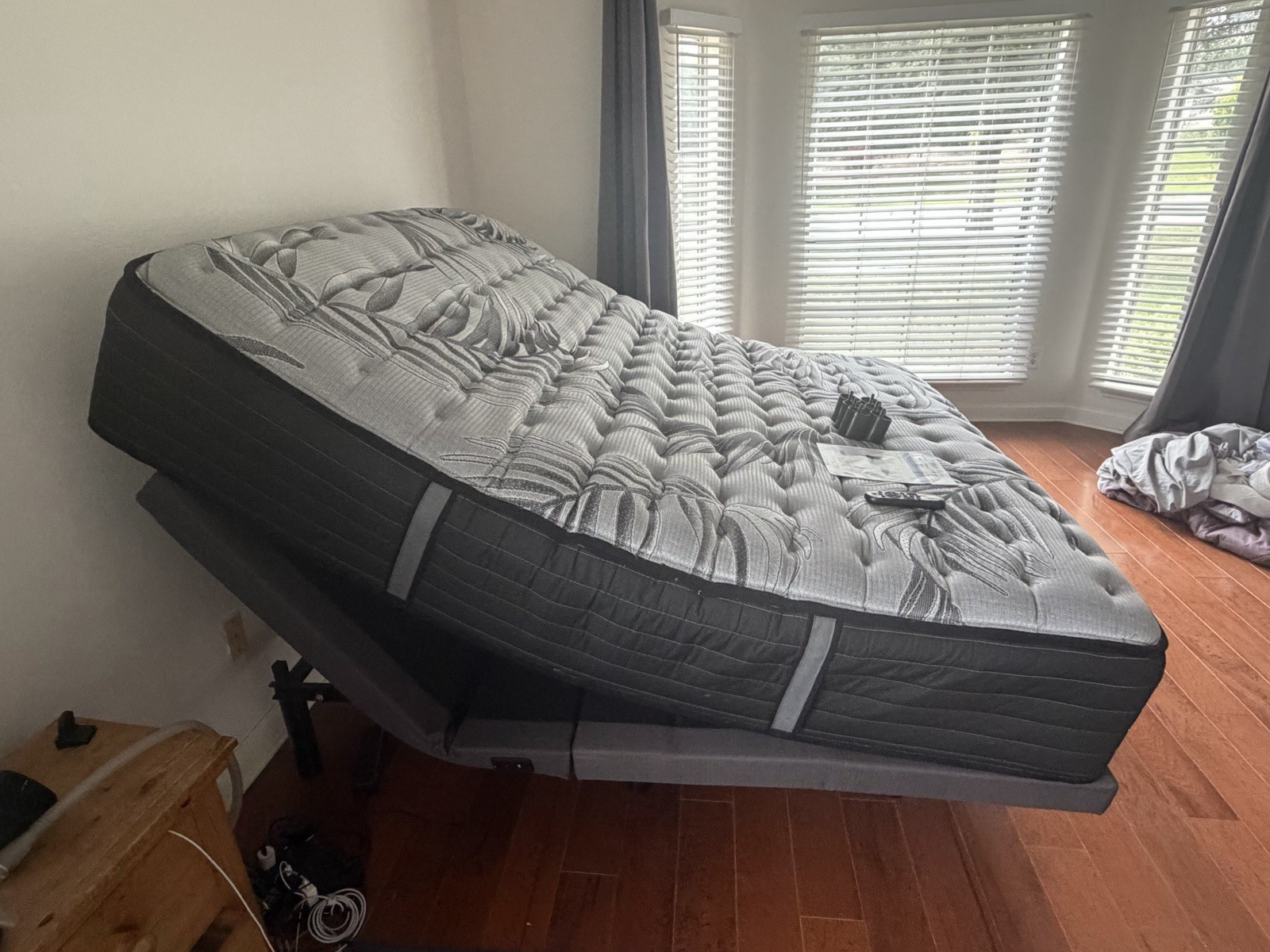 Adjustable Bed Frame & Sealy Posturepedic plus mattress King Size Bedroom set