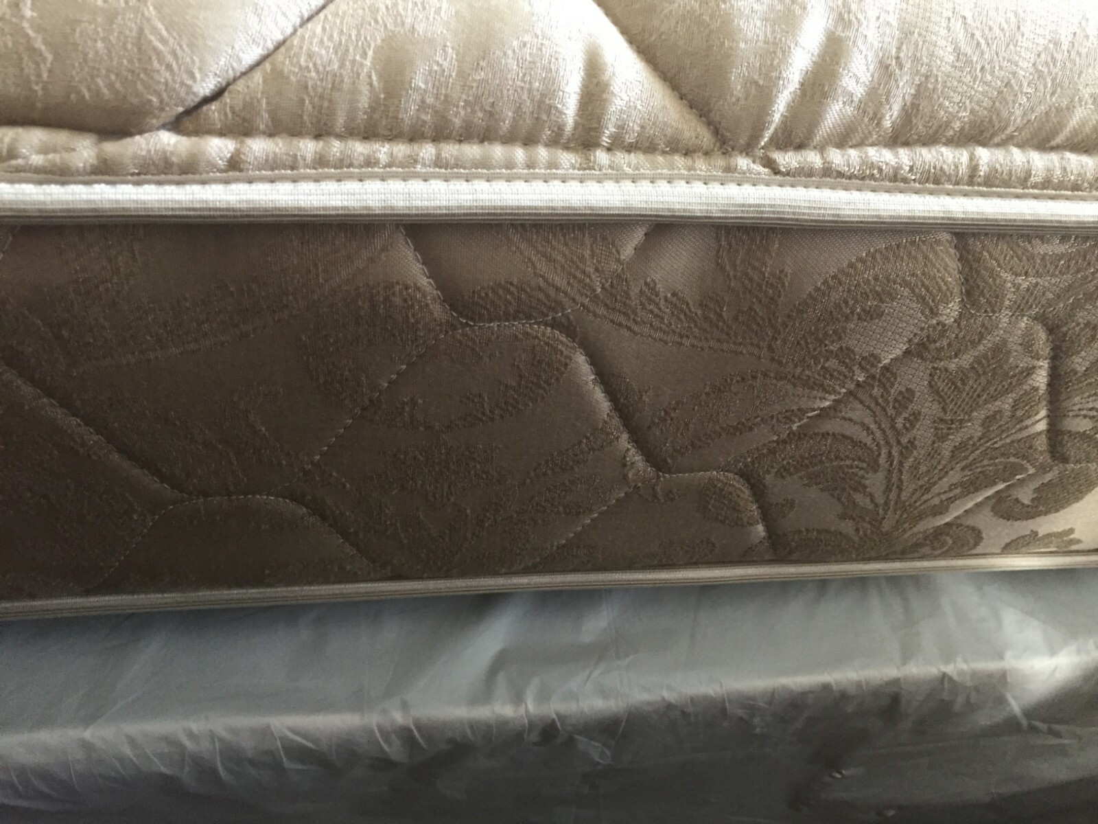 MACY’S 50% OFF QUEEN MATTRESS-SEALY PERFECT SLEEPER “SADDLEBROOK SUPREME”