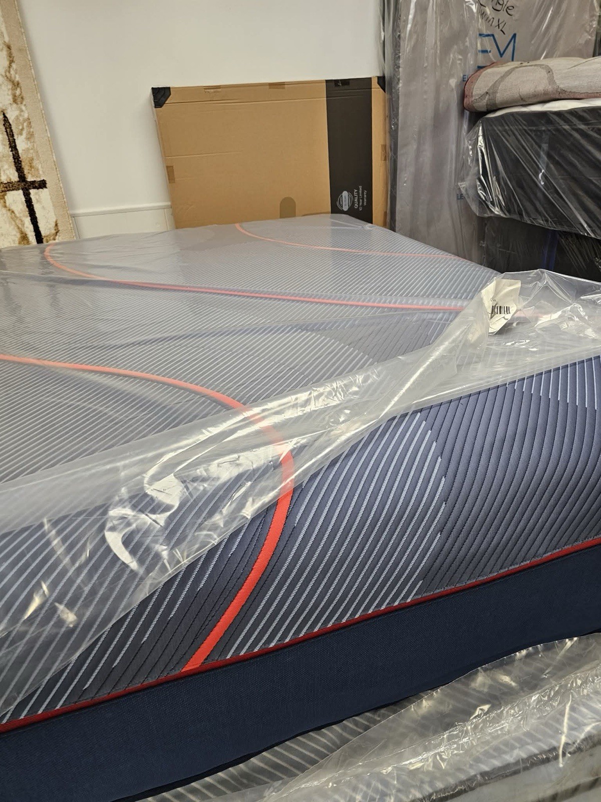 Sealy Posturepedic 14″ Hybrid Queen Elite Soft High Point Mattress Overstock