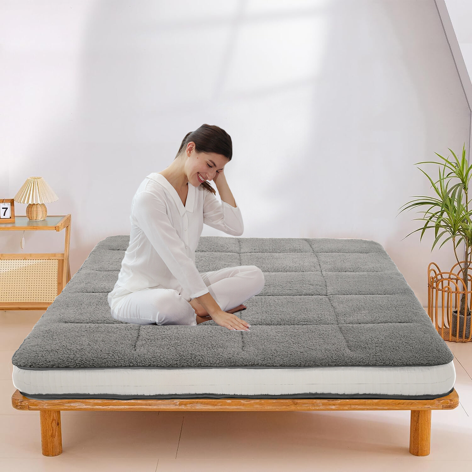 SUNYRISY Japanese Mattress Topper Quilted Fitted Mattress Sherpa Fleece Cushion