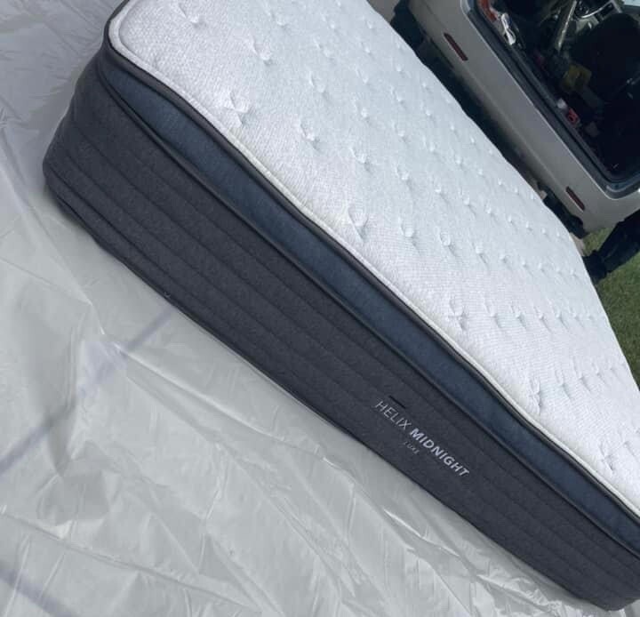 King Mattress Helix Midnight Luxe Hybrid Pillow Top Luxury Hotel Feel