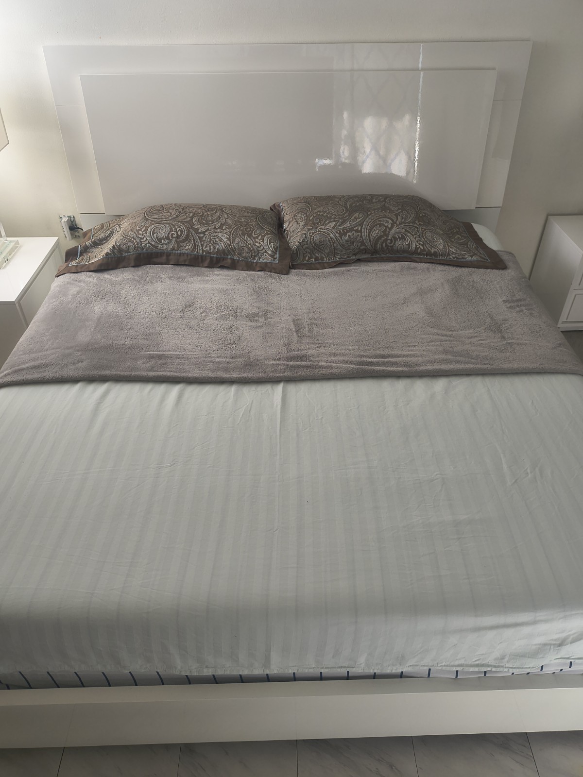 TempurPedic PRO ADAPT FIRM King MATTRESS BEDROOM SET Nstsnd+Lamps+SOFA+Table+ext