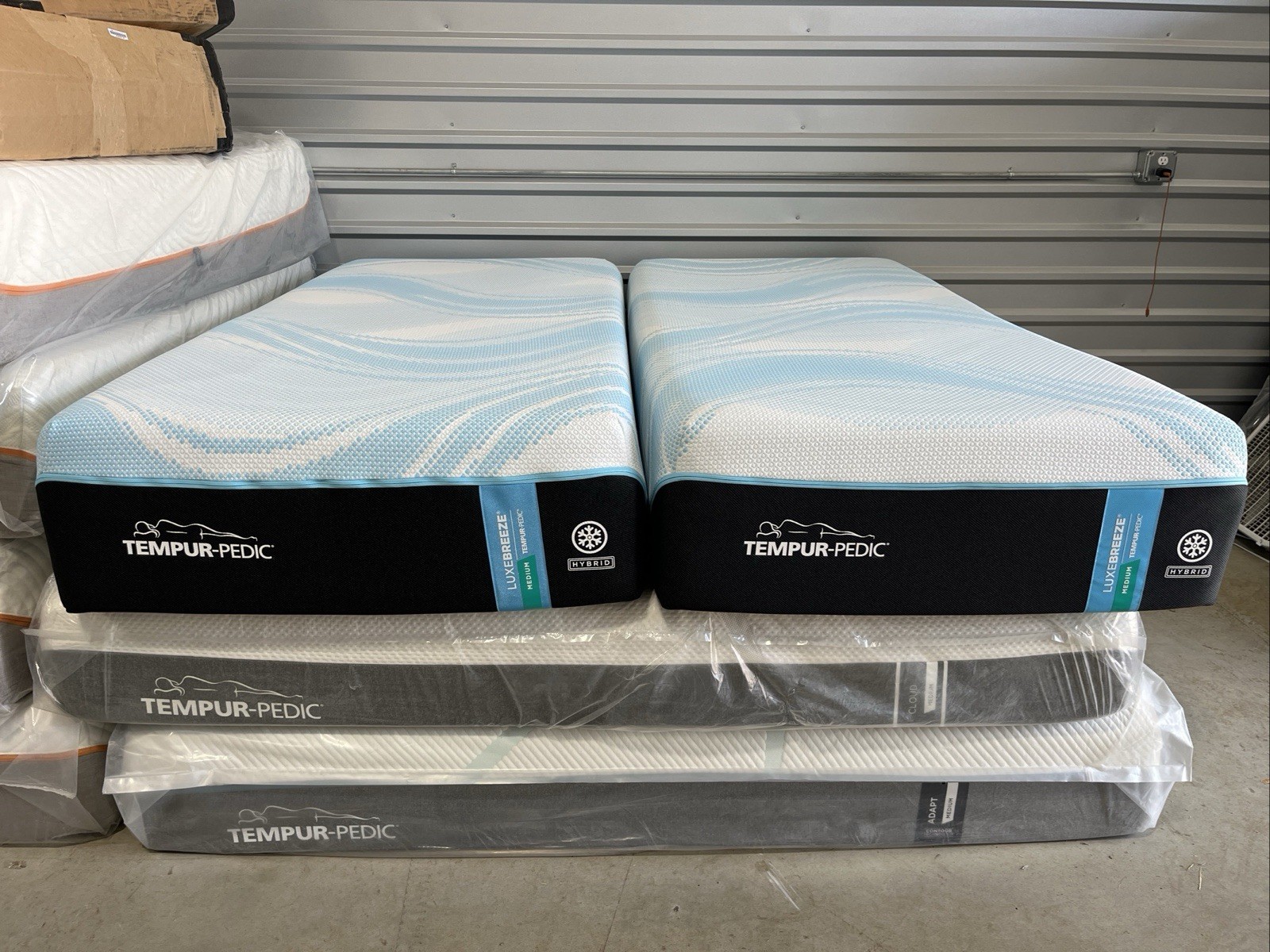 TempurPedic LuxeBreeze 2.0 Medium Hybrid Split King Mattress + ProSmart Base