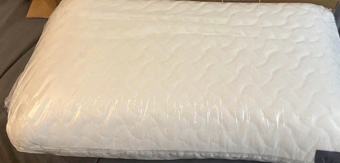 Tempurpedic cloud pillow – brand new in box