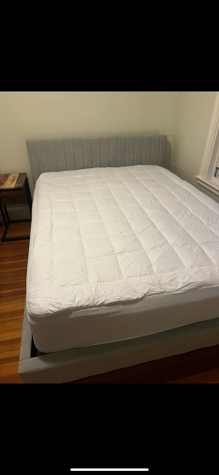 DreamCloud Classic Hybrid Mattress with Mattress Protector – Queen