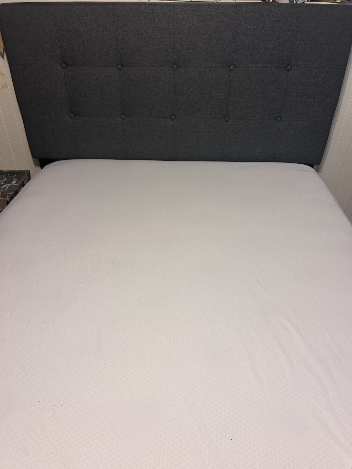 Zinus Full Gel Memory Foam Mattress, Medium Firm, White Solid, Rectangle