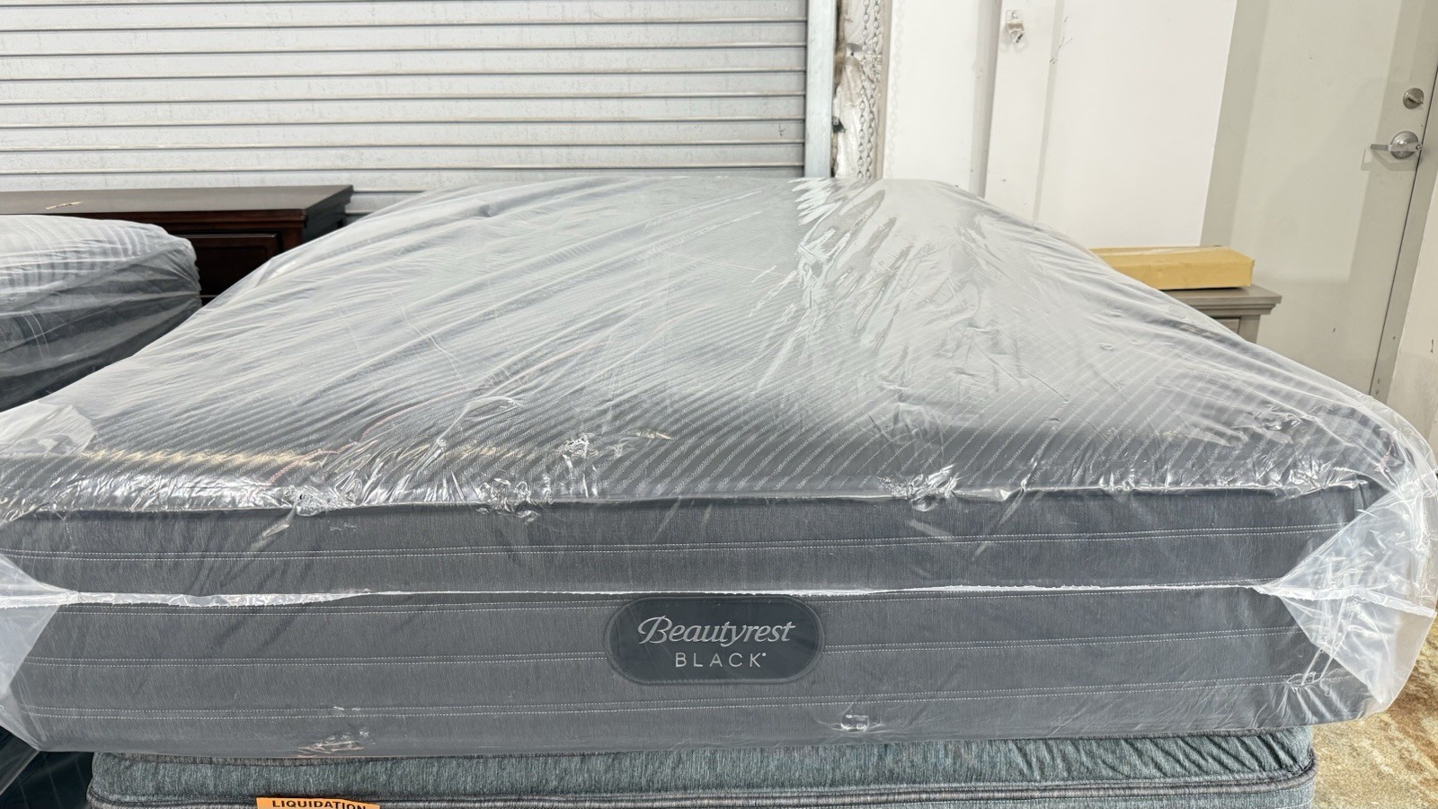 SIMMONS BEAUTYREST QUEEN BLACK C CLASS FIRM MATTRESS NEW CLOSEOUT