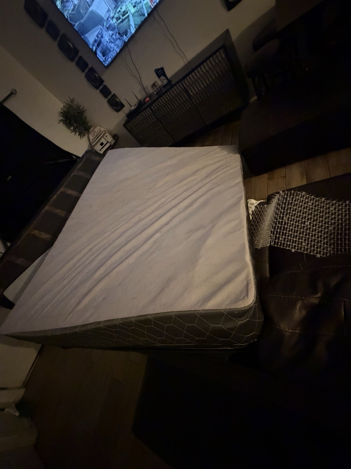 White Rectangle Mattress for Bedroom Adults with Patterned Sides