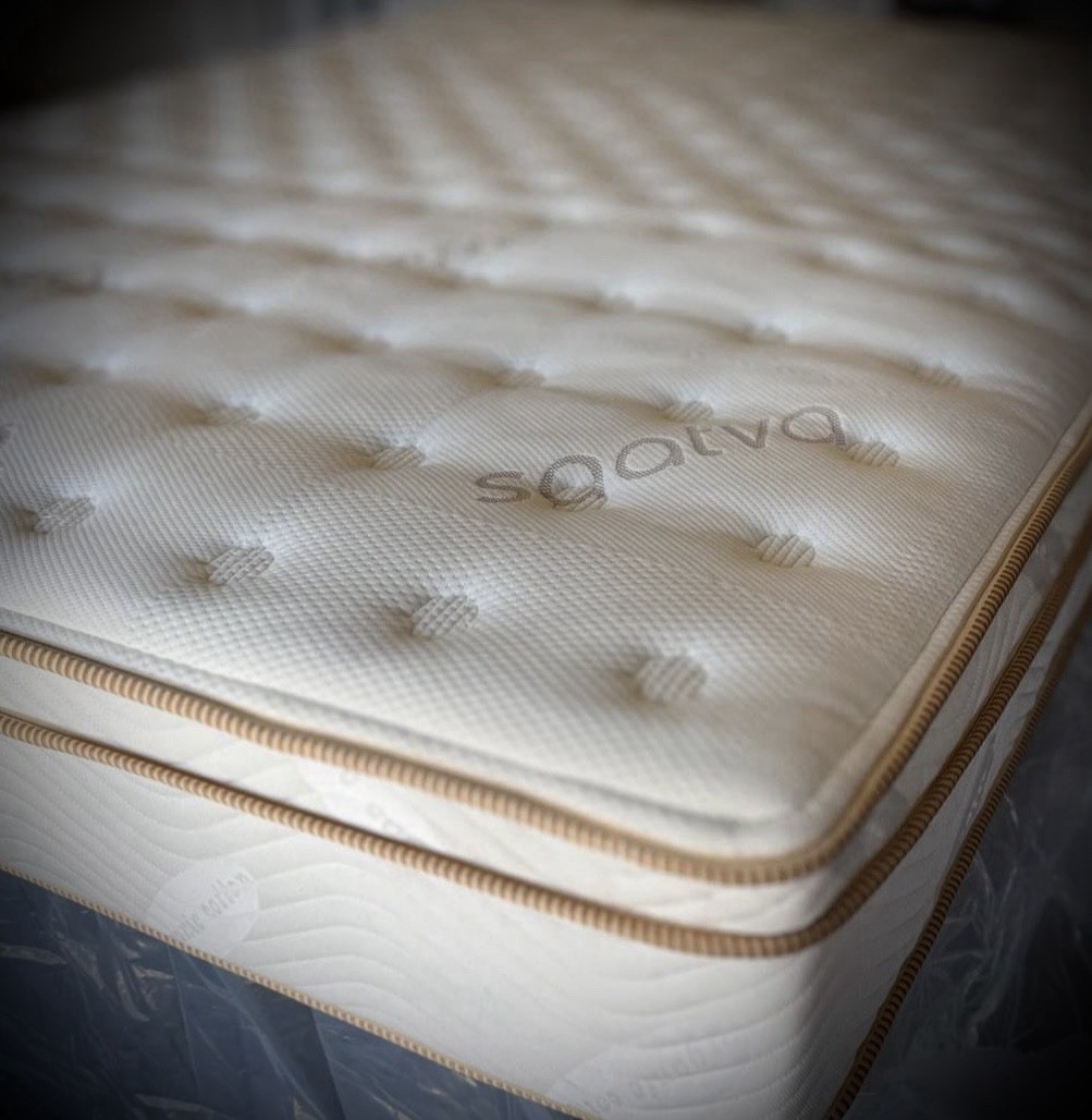 Saatva Classic Innerspring QUEEN Plush Mattress