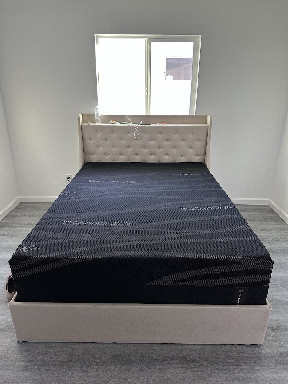 Tempur-Pedic Tempur-Cloud 13″ Queen Gel Foam Mattress w/ Cooling, Black