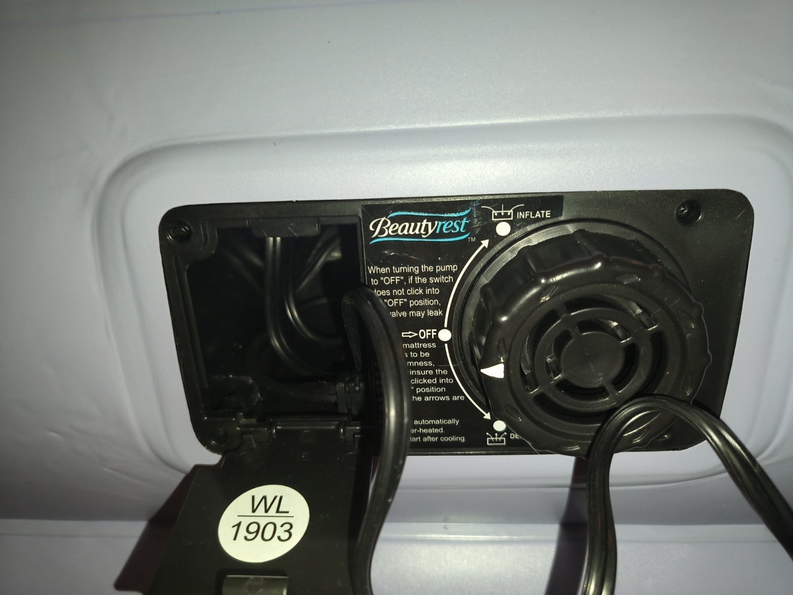 Beauty Rest Air Mattress Queen HT-628 Silver Extraordinaire Built-in Air Pump