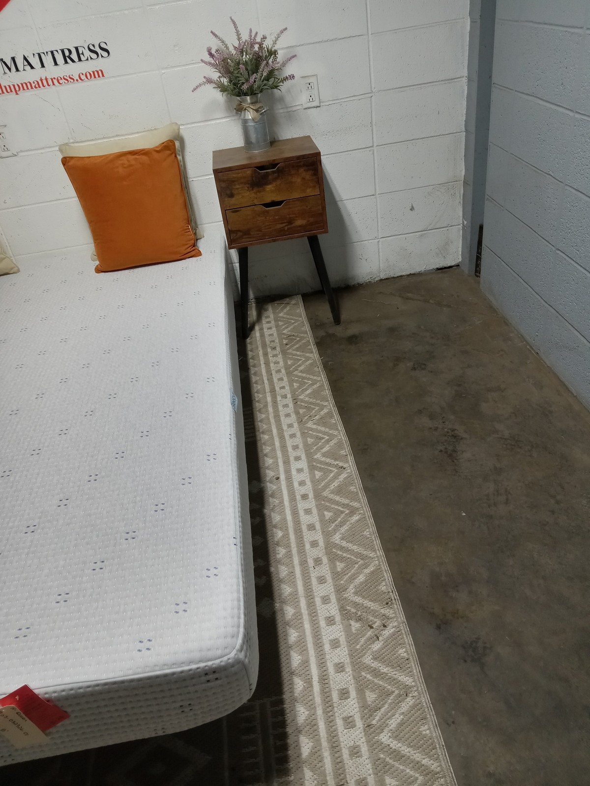 Sleepy’s | Basic Memory Foam | 8″ Queen Mattress