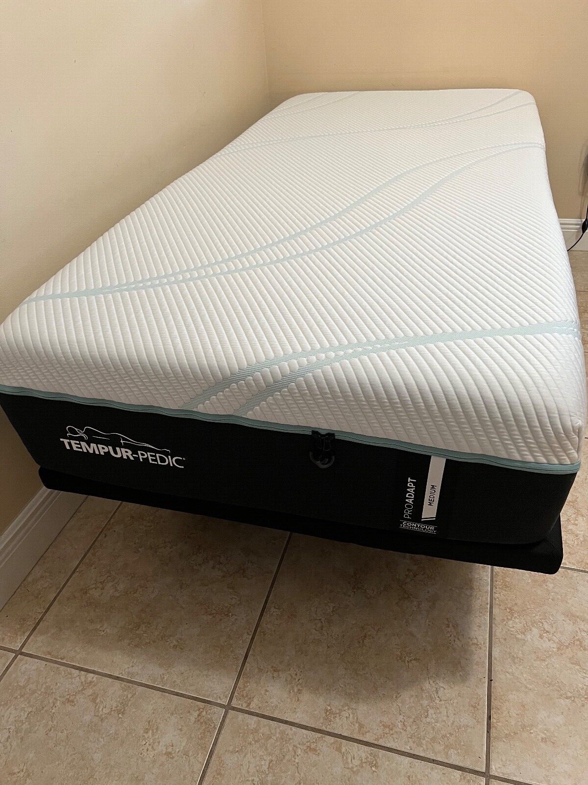 Tempur-Pedic ProAdapt 12″ Medium Mattress Twin XL with Electric Adjustable Base